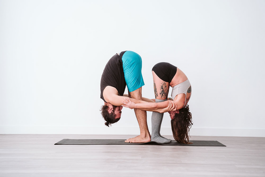 Best Yoga Poses for Two People (2022 Guide)